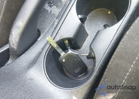 2019 Kia Forte Lxs z USA, uszkodzony, nr VIN 3KPF24AD5KE136616